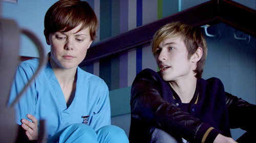Holby City - S14E22: The Ties that Bind