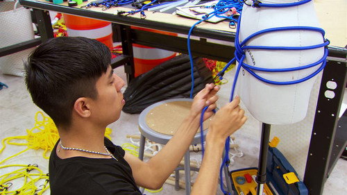 Project Runway - S16E10: Driving Miss Unconventional