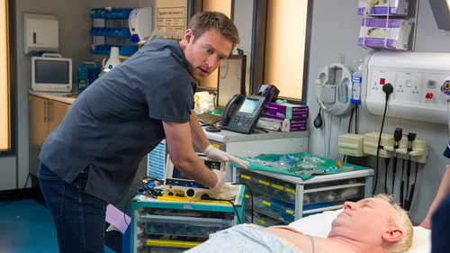 Casualty - S30E2: A Child's Heart (2)