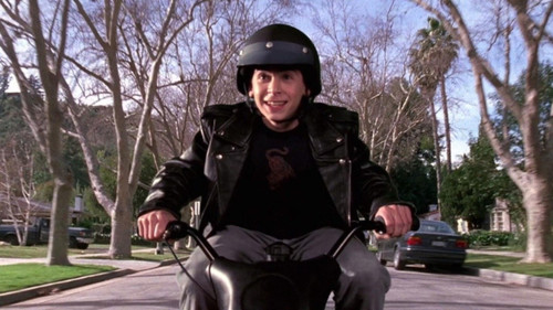 Malcolm in the Middle - S2E22: Mini-Bike