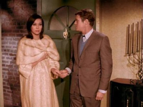 Bewitched - S1E21: Ling Ling
