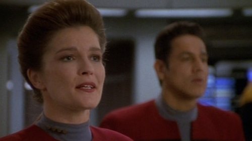 Star Trek: Voyager - S3E20: Favorite Son