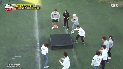 Running Man - S1E474: Betray for the Gold Bars