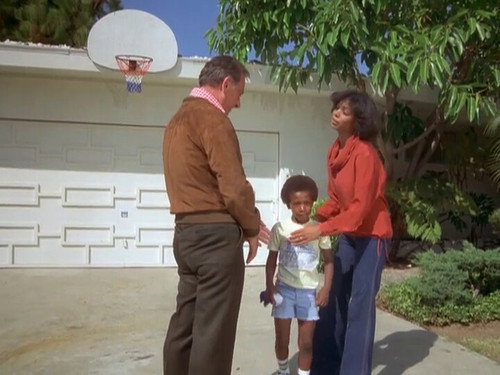 Quincy, M.E. - S3E2: A Blow to the Head ... a Blow to the Heart